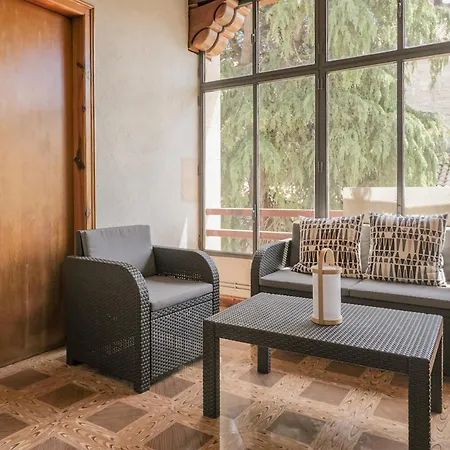 Chalet Severi, Casa Con Historia En Besalu