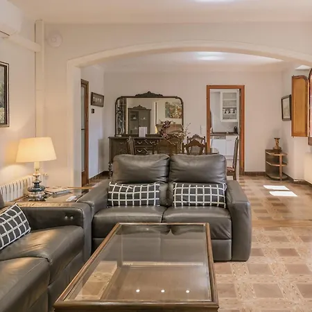 Severi Casa Con Historia En בסלו